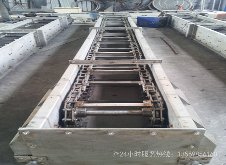 污泥刮板輸送機(jī)安裝現(xiàn)場(chǎng)