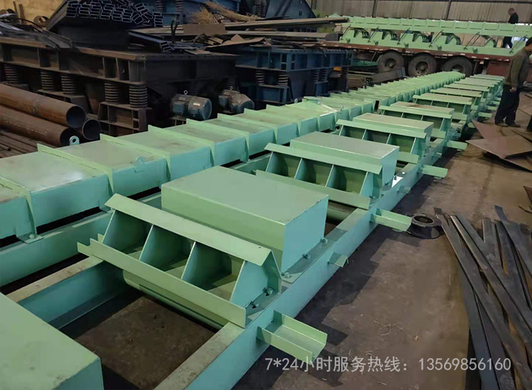 耐高溫振動(dòng)輸送機(jī)