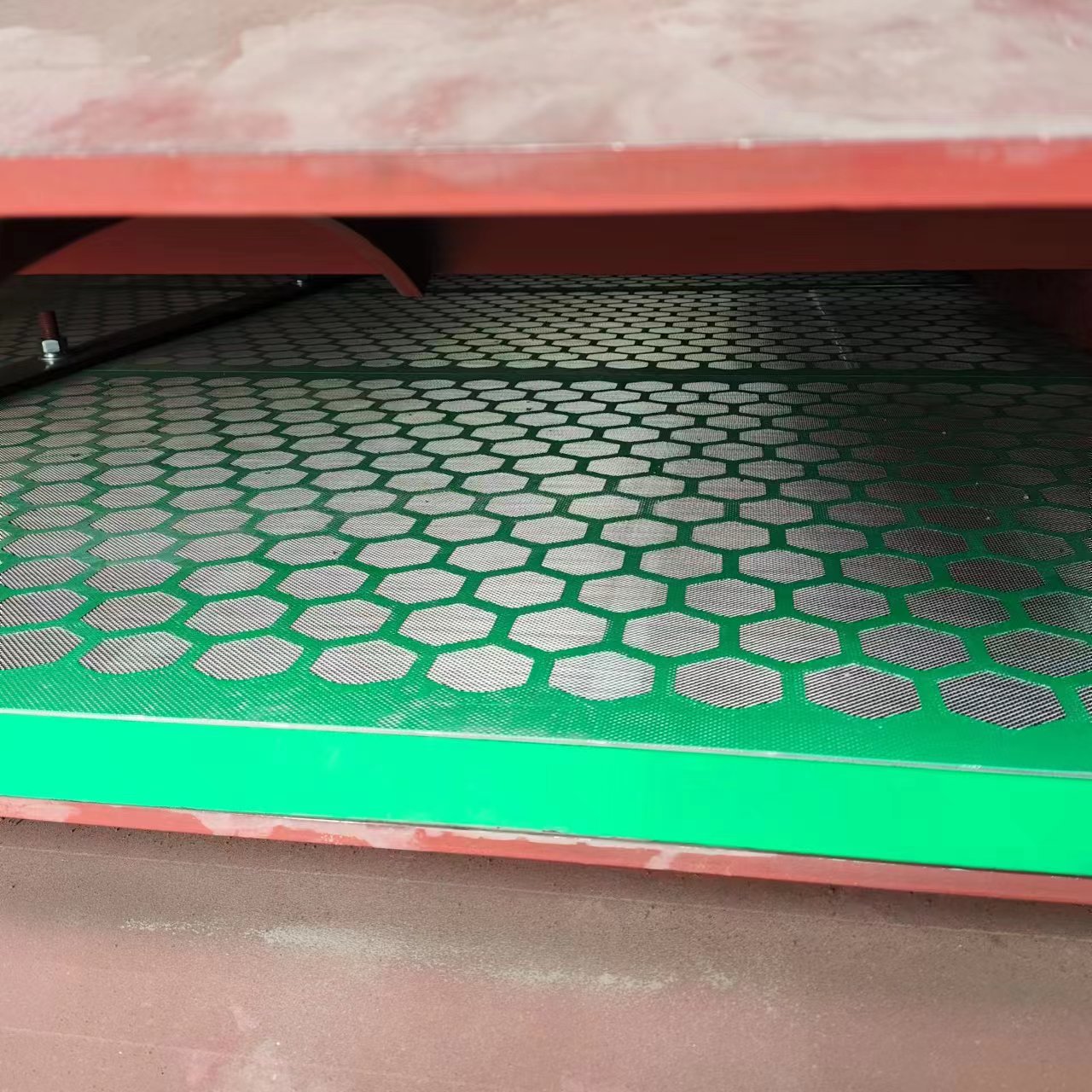 脫水篩使用時聚氨酯篩板好壞區(qū)分方法